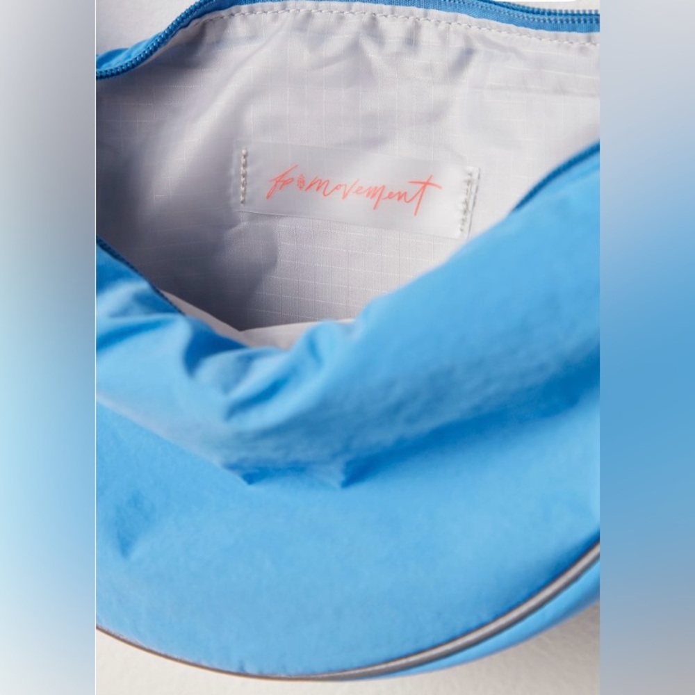 ❌ SOLD ❌Free People Movement ~ ‘Bulls Eye Sling Bag’
Denim Blue ~ NWT - Picture 7 of 8